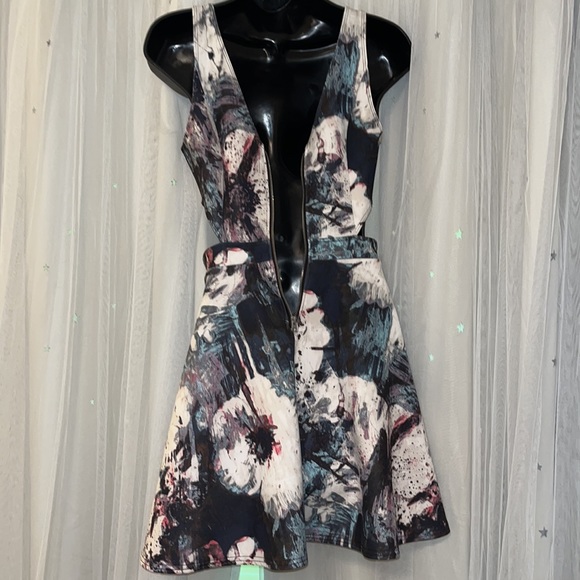 Abercrombie & Fitch mini scuba-style dress Size Small
#10179 - Picture 4 of 6